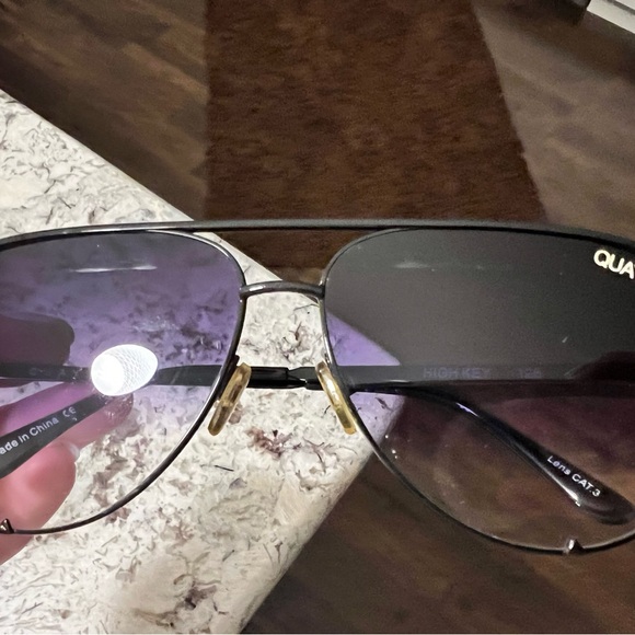 QUAY - HIGHKEY SUNGLASSES - Picture 3 of 4